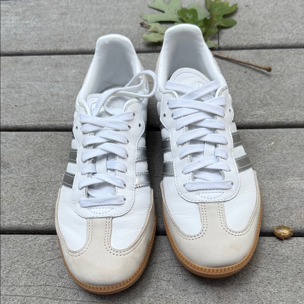 Adidas women’s White and Beige Sneakers women’s Adidas